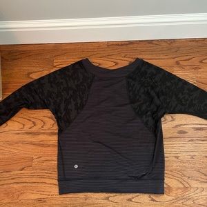 Lulu lemon black long sleeve shirt size 2